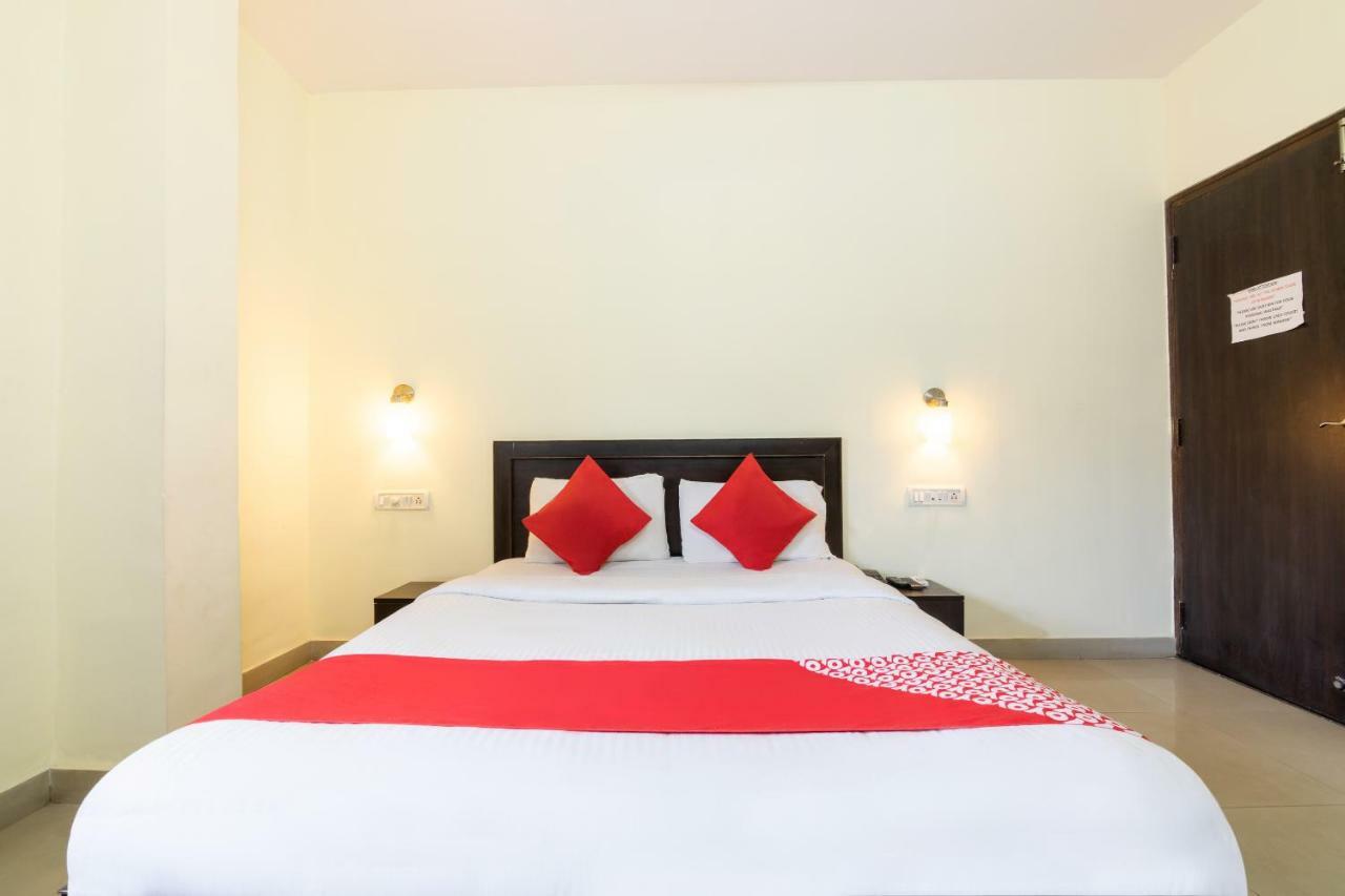 Oyo 345 Hotel Red Mount Aquilla Бангалор Экстерьер фото